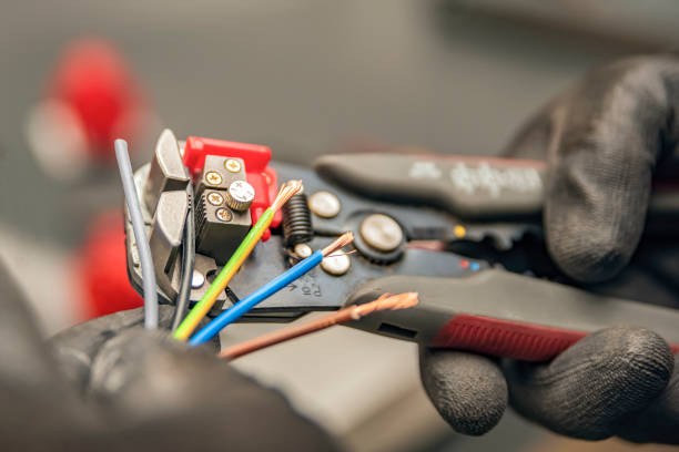 Best Electrical Contractors for Businesses  in Lakeville, MN